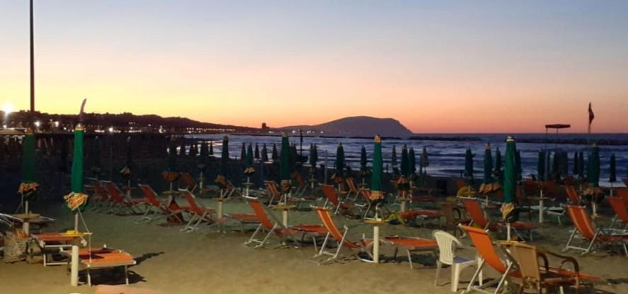 B&B Porta Girone Civitanova Alta Eksteriør bilde